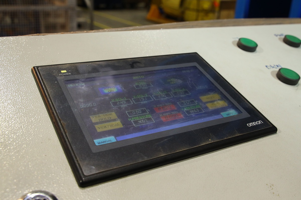 Lab-Testing-HydraulicPress-04